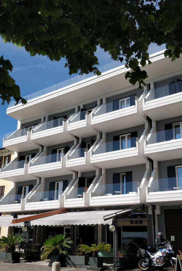 Hotel Riviera Desenzano del Garda Exterior foto