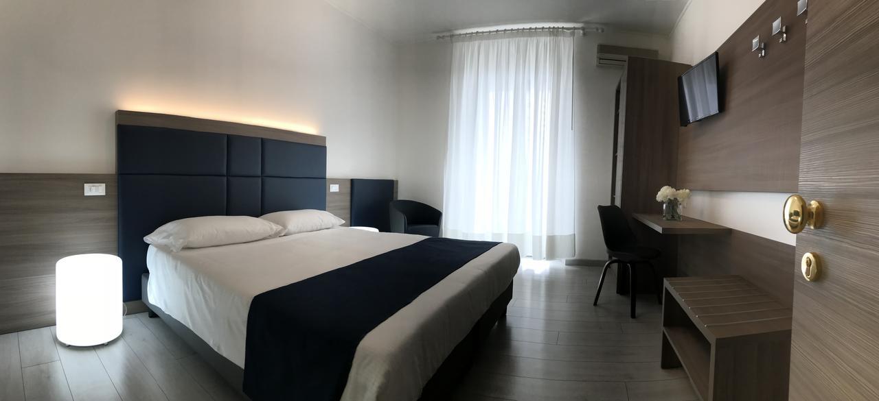 Hotel Riviera Desenzano del Garda Exterior foto